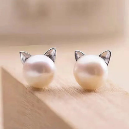 Elegant Cat Pearl Earrings